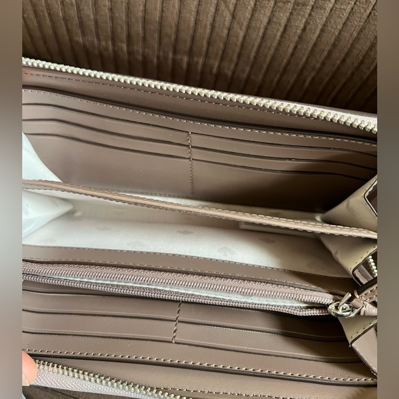 Kate Spade Women’s Wallet, Large Continental Wallet, Spade Link - Picture 4 of 5